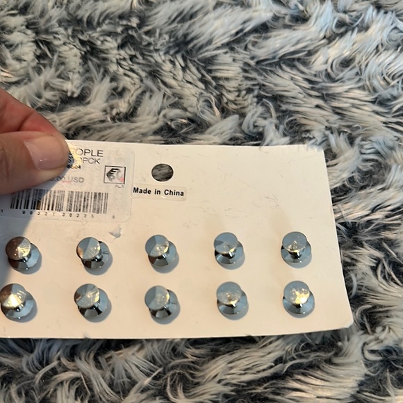 Black Pin Set - Picture 2 of 2